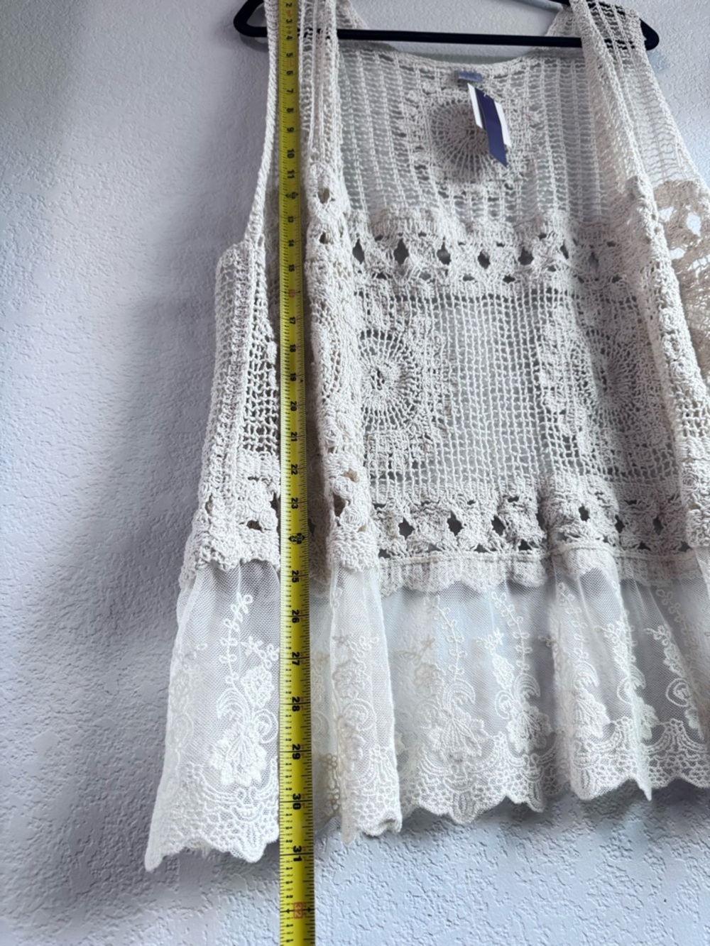 D&Y Nordstrom Rack Brand Beige Crochet Openwork Vest. Size OS. - Picture 8 of 14